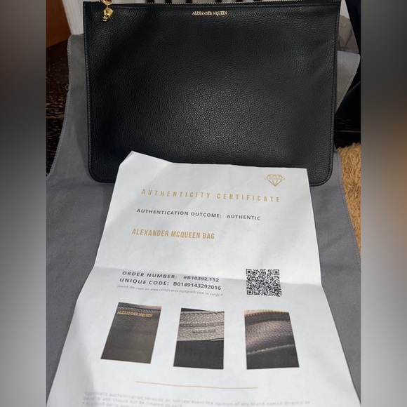 Alexander McQueen clutch - Picture 1 of 10